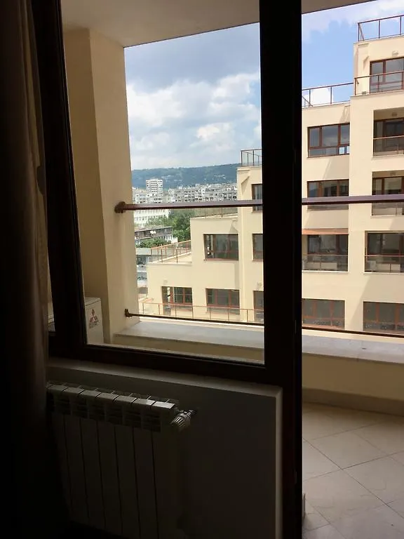 Varna Invest Apartments 0*,